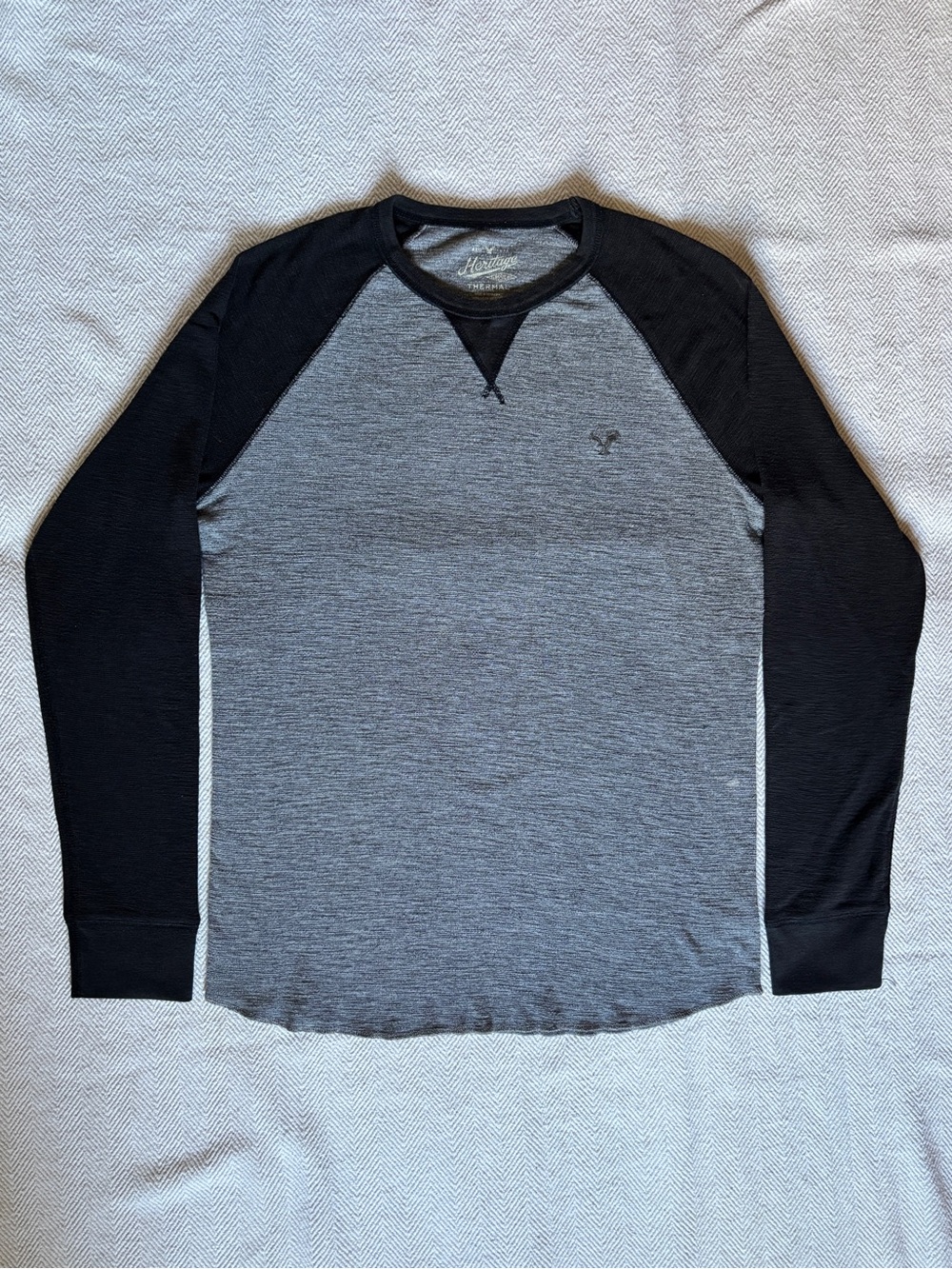 Men's American Eagle Raglan Long-Sleeve